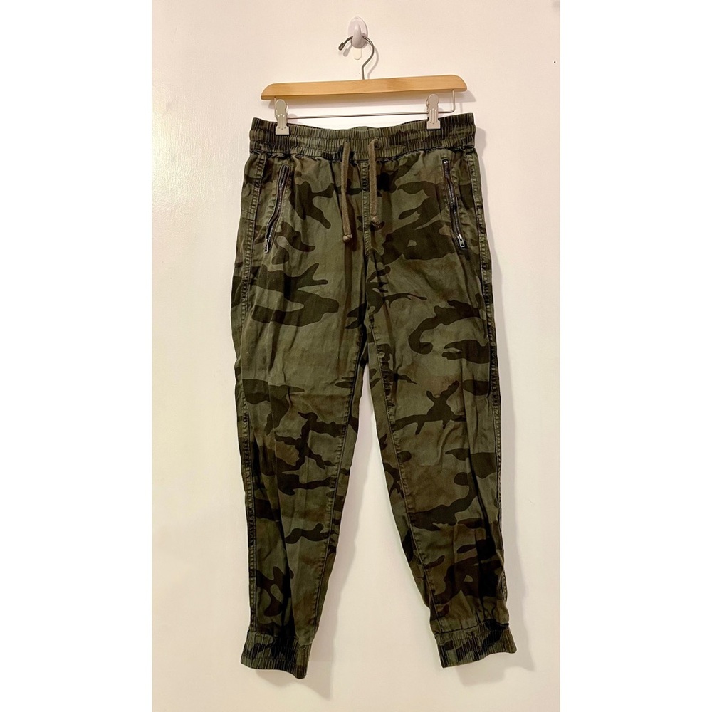 TNA - Camouflage Capri Pants